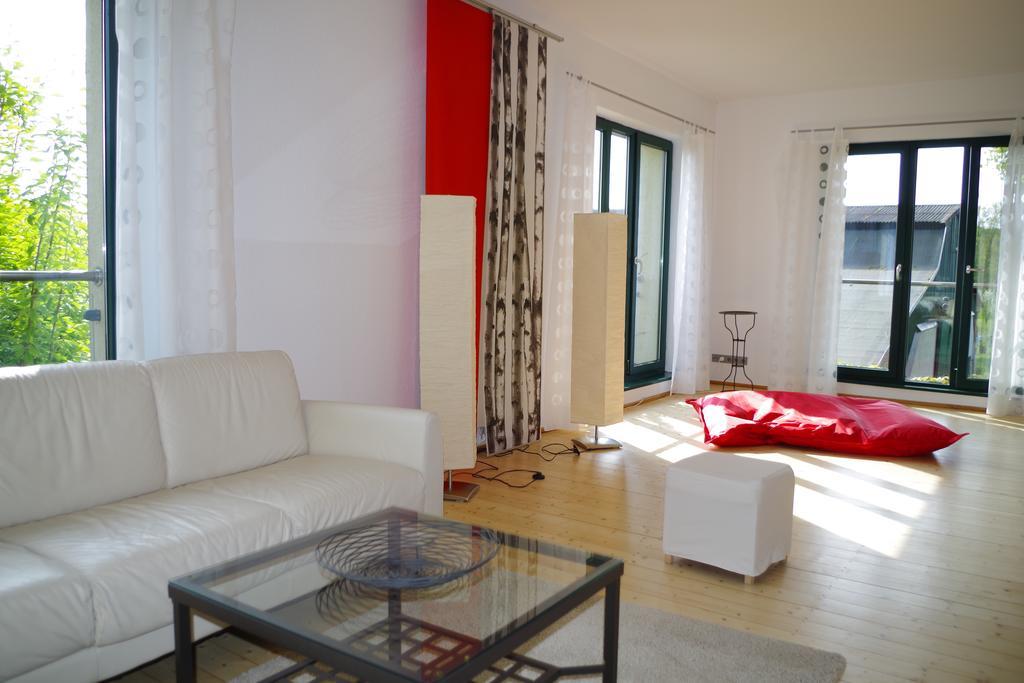 Haus Am See In Kleinzerlang Extérieur photo